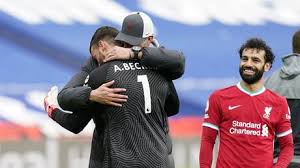 وأهدى أليسون حارس مرمى ليفربول هدفه في الوقت المحتسب بدل الضائع لليفربول في وست بروميتش ألبيون إلى والده الراحل ، الذي توفي في وقت سابق من هذا العام. Chz7hj S0awchm