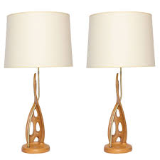 Pair Of 1950s Wood And Brass Sculptural Table Lamps 1stdibs Com Table Lamp Lamp Mid Century Modern Table Lamps
