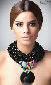 Senda Nelly Rojas triunfó en los Premios Cromos de la Moda 2012