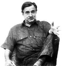 Drummond began work in 1942 as a foley artist and, with help from paulo gracindo, started his dubbing career. Casa Da Dublagem Orlando Drummond