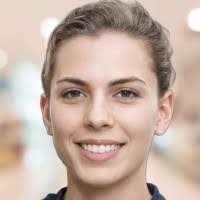 Anna Quintero's Instagram, Twitter & Facebook