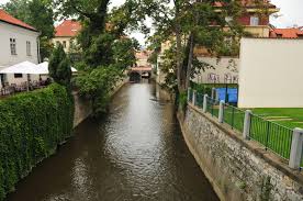 Bursa uludağ üniversitesi bilgi i̇şlem daire başkanlığı © 2013 sunucu zamanı: To Commemorate The Flood In Prague 2002