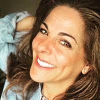 Kerrie Clark's Instagram, Twitter & Facebook