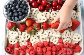Flag fruit tray · 2. Fun Fourth Of July Recipes Games Coca Cola United