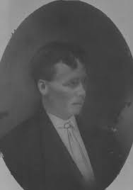 Can y'all sharper this image so I can make out the license plate. Thank you