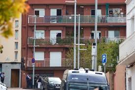 Cargas Policiales Contra Decenas De Personas En El Desahucio De Una Vivienda En El Carmel