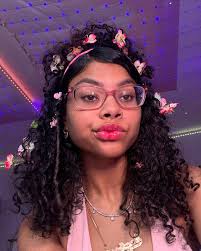 Damn Queen you look amazing