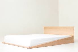 Mattresses, bases, bedding, pillows, accessories, sheets Niedriger Fuji Attic Platform Bettrahmen Aus Holz Von Get Laid Beds 27 990 Bettrahmen Massivholz Kiefernholz Simple Bed Frame Modern Bed Frame Minimalist Bed