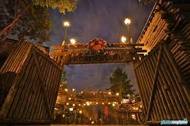 Disneyland Paris By Night Part 2 Photos Magiques Disneyland Paris Disneyland Paris At Night