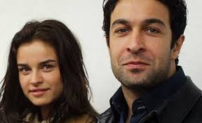 ^ stupido ^ non fare il furbo, pure tu guardi il gf, ammettilo! Cristina Plevani Ritorna Su Pietro Taricone Le Lacrime Dell Ex Gieffina