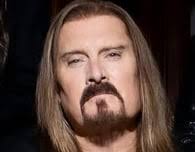 Phil Mogg alfineta o Scorpions ao explicar porque o UFO não vai retomar  atividades