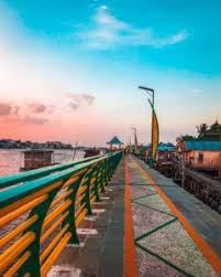 Pontianak mempunyai berbagai tempat menarik yang sesuai untuk anda kunjungi. Catat 6 Destinasi Wisata Kalimantan Barat Yang Antimainstream
