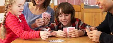 Los mejores juegos de cartas gratis est�n en juegos 10.com. 11 Juegos De Cartas Con La Baraja Espanola Para Divertirse En Familia