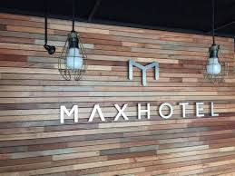 Para ello, puedes utilizar el apartado de peticiones especiales al hacer la reserva o ponerte en contacto directamente con el alojamiento. Max Hotel Subang Jaya Room Reviews Photos Subang Jaya 2021 Deals Price Trip Com