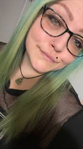 Hi everyone! Sorry for the anonymous post but there is alot people who I  work with in this group and I'm kinda embarrassed to post this. I'm a 22  year old female