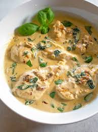 One Pan Creamy Chicken And Spinach The Girl Who Ate Everything