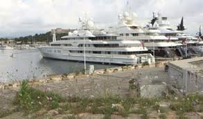 Après le faste et l'oppulence, le. Le Phocea L Ancien Yacht De Bernard Tapie A Coule Au Large De La Malaisie Arabnews Fr