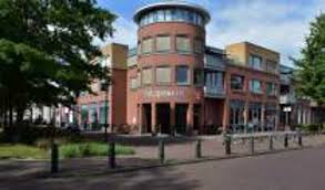 Burgemeester Fred Veenstra geeft lezing in Seniorcafé