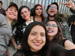 Gracias a los #Rokkerz que se acercaron a @susan_monster y a mi para  saludarnos en las firmas de autógrafos de @magodeozoficial en las oficinas  de @warnermusicmex y en @mixupteam ¡Nos encanta el