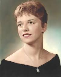 Lynn Herrington's Instagram, Twitter & Facebook