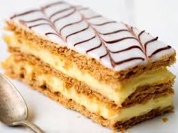 Un Mille Feuille Ou Millefeuille Est Une Piece De Patisserie Faite De Trois Couches De En 2020 Recette Creme Patissiere Recette Patisserie Facile Recette Sucre Facile