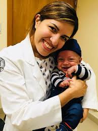 Hoy me tocó conocer a este chiquitin que es un milagro de la vida 💝 Nacido  de 24 semanas de gestación y con apenas 680 g de peso, salió adelante y va