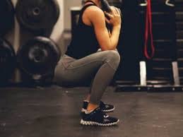Desde sentadillas a trabajo de bíceps y abdominales. Sentadillas Para Levantar Pompas Actitudfem