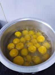 Check spelling or type a new query. Cantiknya Kuih Buah Melaka Warna Kuning Rasa Lemak Manis Guna Buah Labu Je Begini Caranya Mingguan Wanita