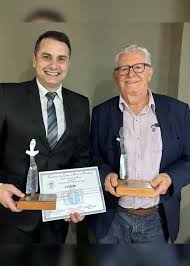 Fernando James e Douglas Apratto recebem homenagem da Academia Alagoana de  Letras