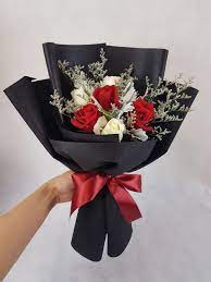 We provides a wide range of flower arrangements for order and also we do chocolate arrangements. Pin On Flower Bouquet