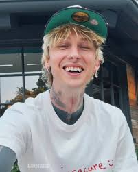 Machine Guy Kelly Vampire Dia