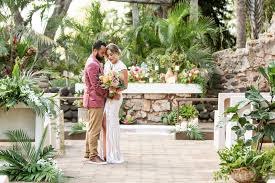 This elegant wedding venue allows visitors to step into the pages of a classic french novel by embracing the gorgeous architecture of the time and capturing the essence. Maui Wedding Venues Compare Top Wedding Venues In Maui Hi
