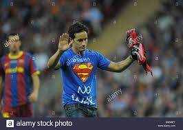 Ein streaker, später als kinsey wolanski identifiziert, lief in der mitte des spiels auf das spielfeld. Ein Flitzer Gesten Auf Dem Platz In Der Uefa Champions League Finale Zwischen Fc Barcelona Und Manchester United Im Wembley Stadion London Grossbritannien 28 Mai 2011 Foto Soeren Stache Stockfotografie Alamy