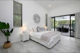 White laminate flooring bedroom ideas. 75 Beautiful Bedroom With Laminate Floors Ideas Designs July 2021 Houzz Au