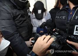 지난달 19일 경찰은 살인 및 아동복지법 위반(아동방임) 등의 혐의를 적용해 b 씨를 구속 상태로 검찰에 송치했다. ì™¸í• ë¨¸ë‹ˆê°€ ì¹œëª¨ êµ¬ë¯¸ 3ì„¸ ì—¬ì•„ ë¯¸ìŠ¤í„°ë¦¬ 3ê°€ì§€ í•œìŠ¹ê³¤ì˜ ì‚¬ê±´ìˆ˜ì²© ì•„ì‹œì•„ê²½ì œ