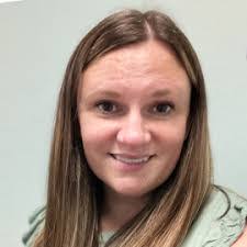 Lindsay Akers's Instagram, Twitter & Facebook