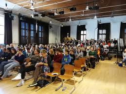 Als europaschule bezeichnet man schulen, die besondere standards der intellektuellen zusammenarbeit und der methodischen innovation erfüllen. Schooltalk Mit Dem Volkerrecht