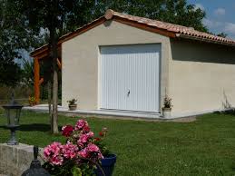 Garage 2 Pentes Entree En Pignon Environ 23m Appentis Sur Cote Enduit Traditionnel Jardin En Beton Abri De Jardin Garage