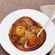 aufgeschmalzene brotsuppe rezept brotsuppe brotsuppe rezept suppe