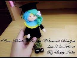 Cara Membuat Boneka Wisudawati Boneka Wisuda Dari Kain Flanel Youtube Boneka Boneka Flanel Kain Flanel