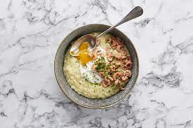 recept tatjespap met gepocheerd ei en grijze garnalen recept voedsel ideeen gepocheerd ei eten en drinken