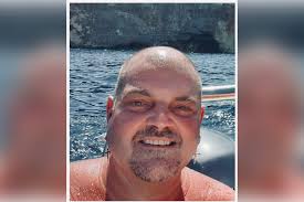 Tributes pour in for Oldham businessman with 'heart of gold'