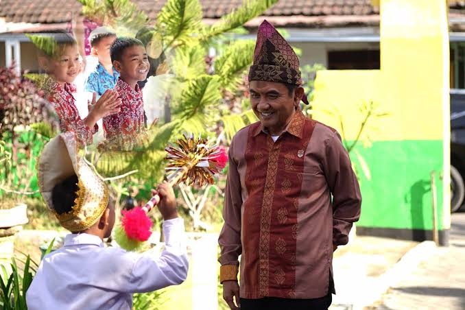 Peringati Hari Anak Nasional 2026, Wabup Sumbawa: Jangan Biarkan Gawai  Gantikan Peran Orang Tua – Liputan Sumbawa