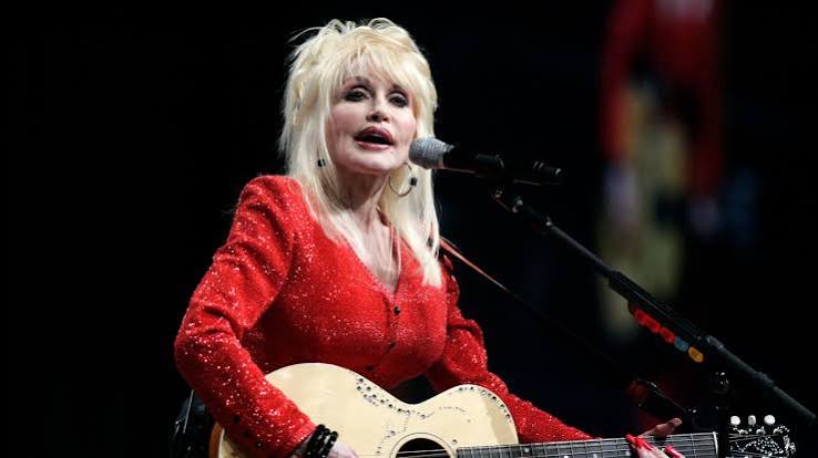Dionne Warwick and Elton John lead tributes to Dolly Parton as US flags lowered | ITV News