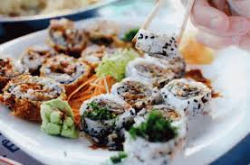 Put on roll's favorite his boyfriend had been gone for a few hours, and he was finally home. Sushi Gif Sushiroll Shrimp Californiaroll Discover Share Gifs
