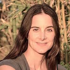 Eliza Larson's Instagram, Twitter & Facebook