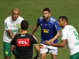 kɾuˈzejɾu esˈpoɾtʃi ˈklubi), known simply as cruzeiro, is a brazilian sports club based in belo horizonte, minas gerais.although they compete in a number of different sports, cruzeiro is mostly known for its association football team. Em Jogo Fraco Cruzeiro So Empata Com Cuiaba E Fecha Traumatico 2020 29 12 2020 Uol Esporte