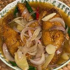 Ikan masak kuah kuning ini masakan khas bugis bisa pakai ikan tongkol,ikan kembung,mujair dll. Yatiekitchen Ikan Masak Halia Untuk Mak Facebook