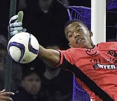 Congratulations gigio, we are blessed to have you! Gianluigi Donnarumma Und Alban Lafont Mit 16 Schon Ruckhalt Im Tor Fussball International Badische Zeitung