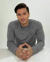 He earned his early education at smk desa tun hussein onn next to the universiti teknologi mara. Pin By Suka2 Jer On Fattah Amin Menswear Fashion Handsome